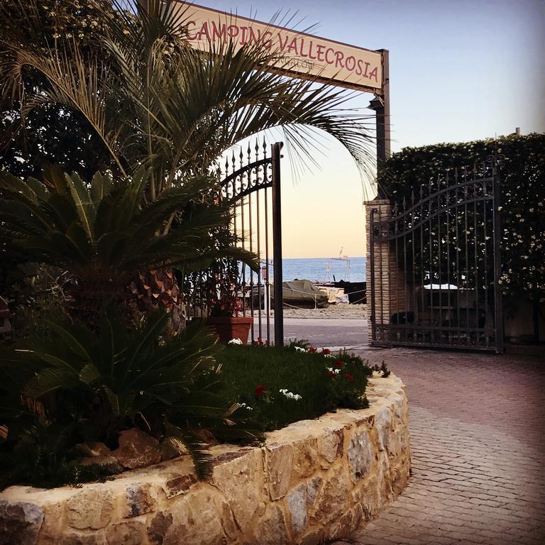 Camping Vallecrosia Exterior photo