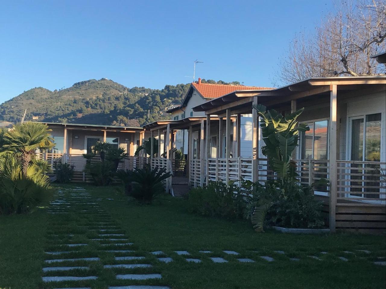Camping Vallecrosia Exterior photo